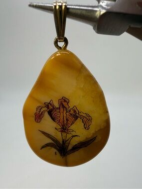 Vintage Etched Iris Floral Stone Pendant Gold Tone Bail 1.5”